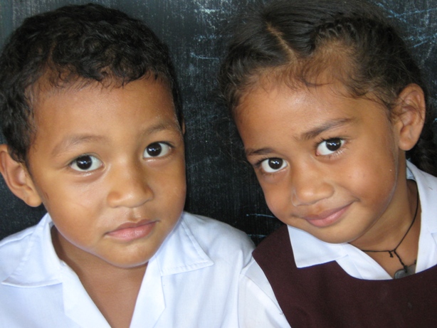 tonga-2schkids.JPG tonga-2schkids.JPG